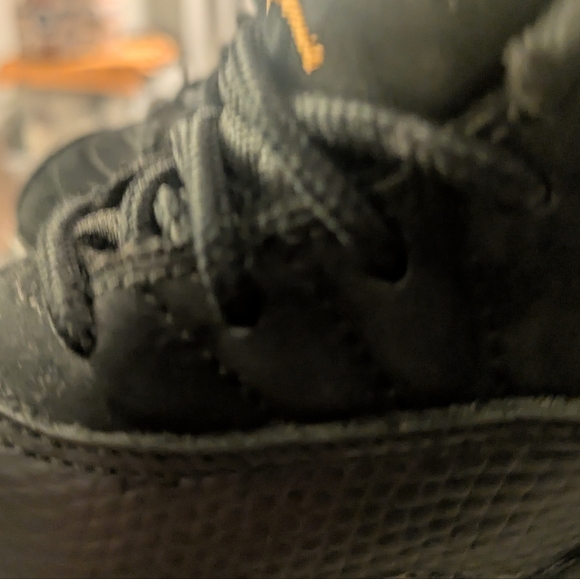 Toddler Air Jordan Retro 12. - Picture 3 of 9